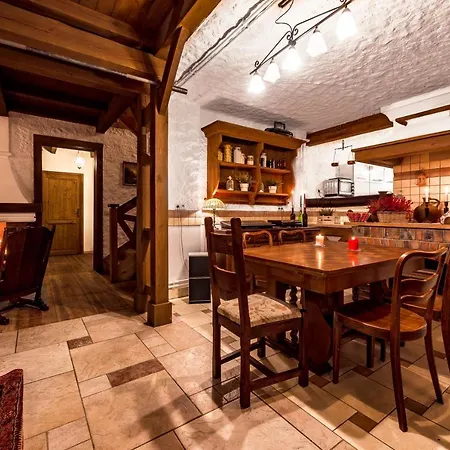 Dworek Wiktorowo Penzion *